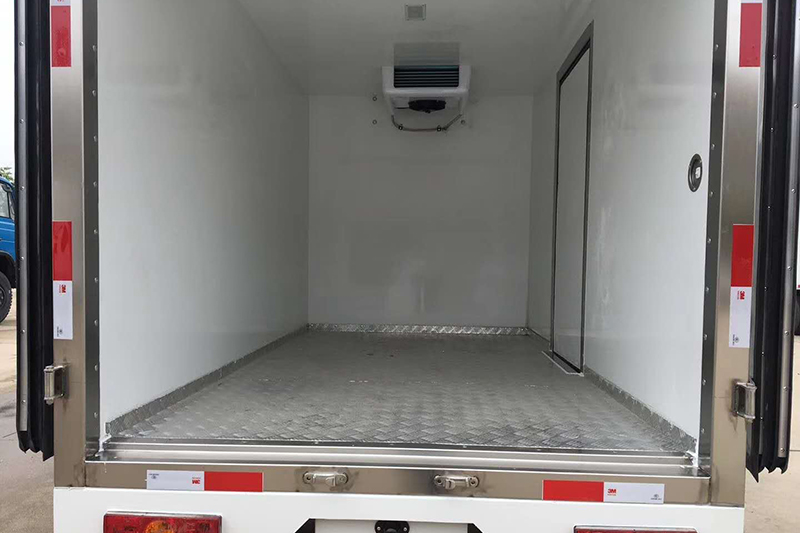 福田祥菱V1冷藏车