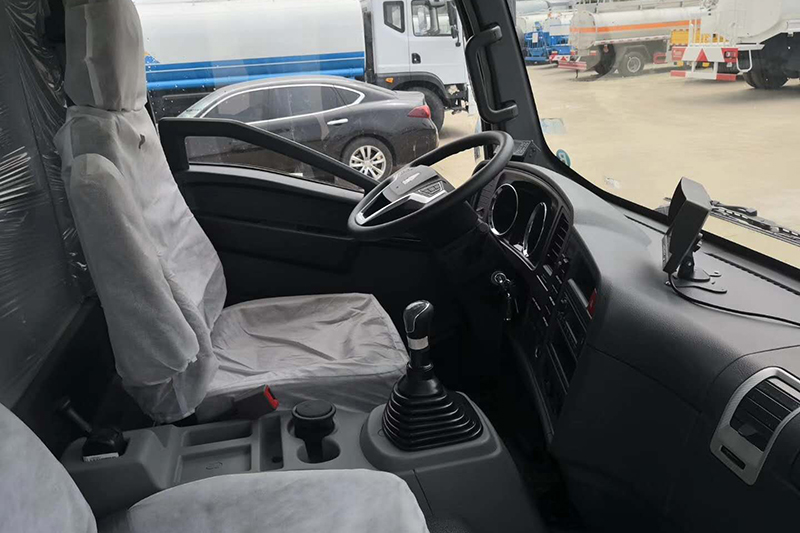 重汽豪沃4.2米冷藏车