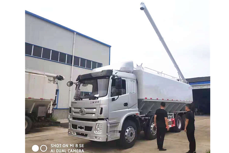 天龙20吨前四后八散装饲料车