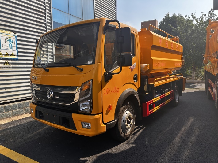 蓝牌东风清洗吸污车