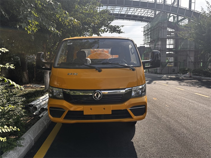 蓝牌东风途逸清洗吸污车