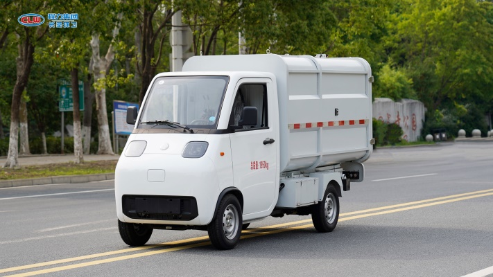小型纯电动挂桶垃圾车