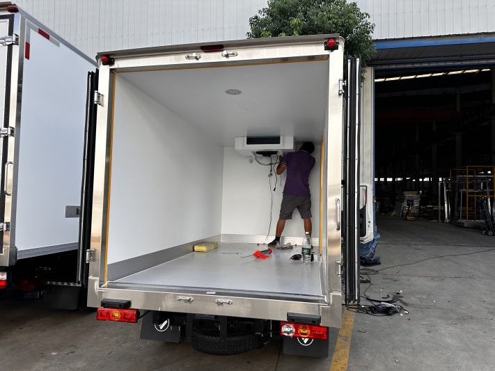 福田祥菱M1小型冷藏车