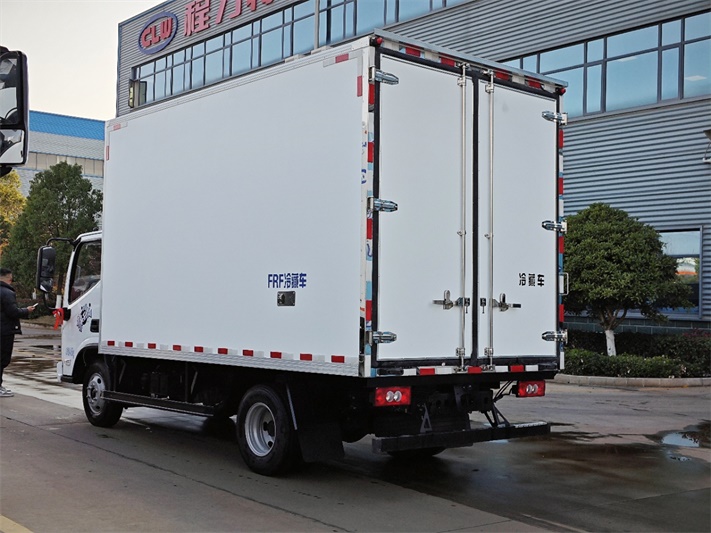 福田奥铃青春无敌4米2冷藏车