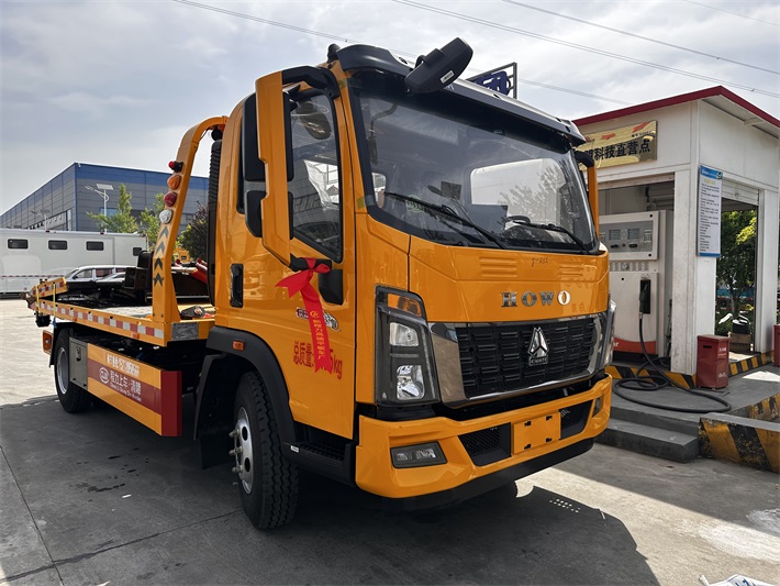 程力集团青春飞杨无敌5吨蓝牌道路救援拖车
